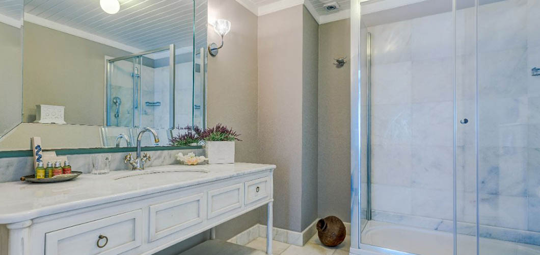 beyevi-alacati-otel-junior-suite-4.jpg